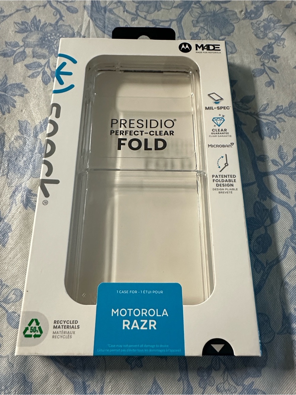 speck Presidio Perfect-Clear Fold Case for Motorola Razr — Clear
